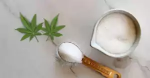 nukaseeds Löffel mit Cannabiszucker