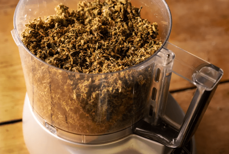 Marihuanaknospen vor dem Mahlen zu Mehl