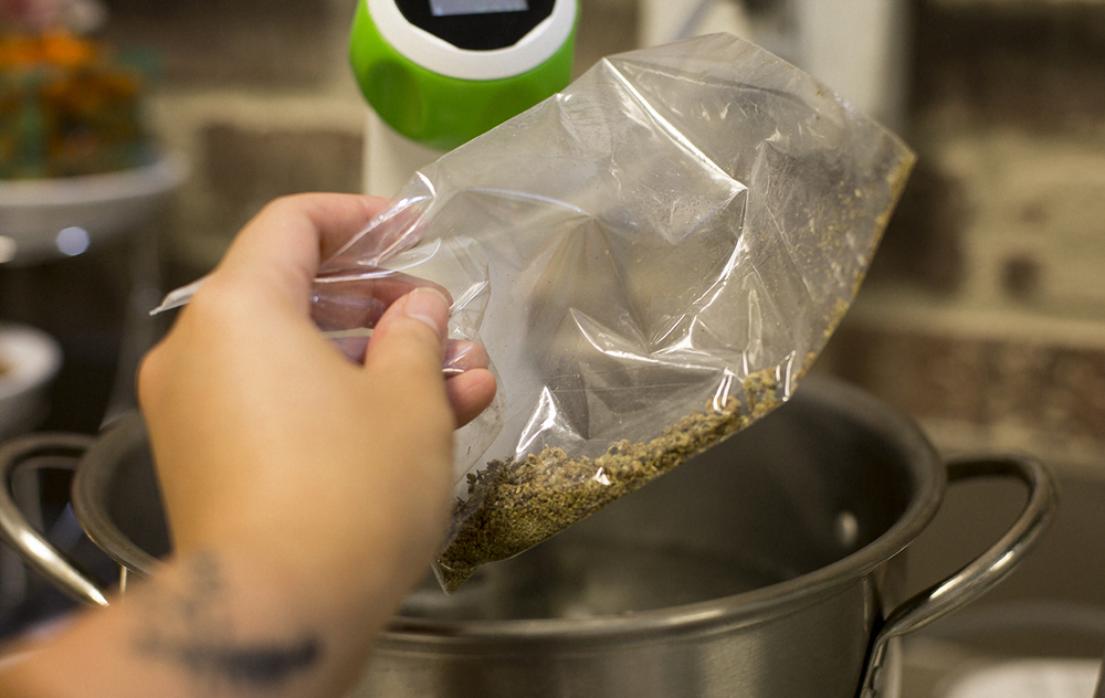 How to decarboxylation cannabis - Sous-Vide