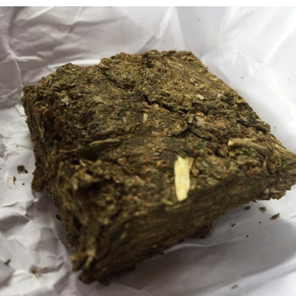 Cannabis aus Ziegeln