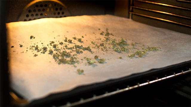 How to decarboxylation cannabis - In an oven